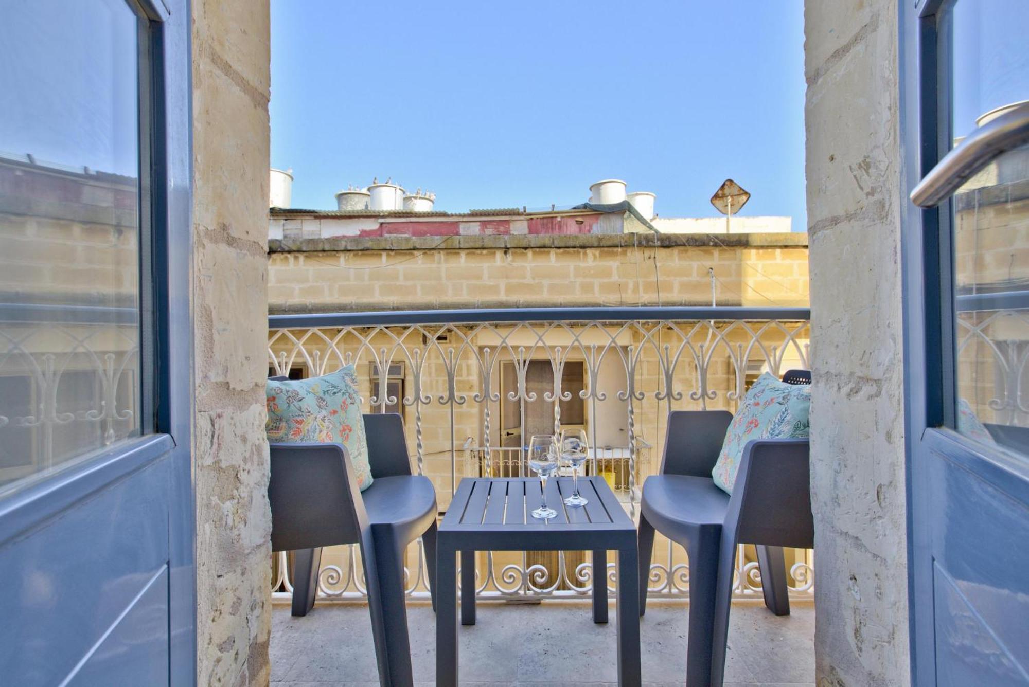 Ursula Apartments Self Catering Studios And 1-Br In Central Valletta By Tritoni Hotels Exterior photo